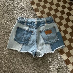 billabong x wrangler two-toned denim shorts